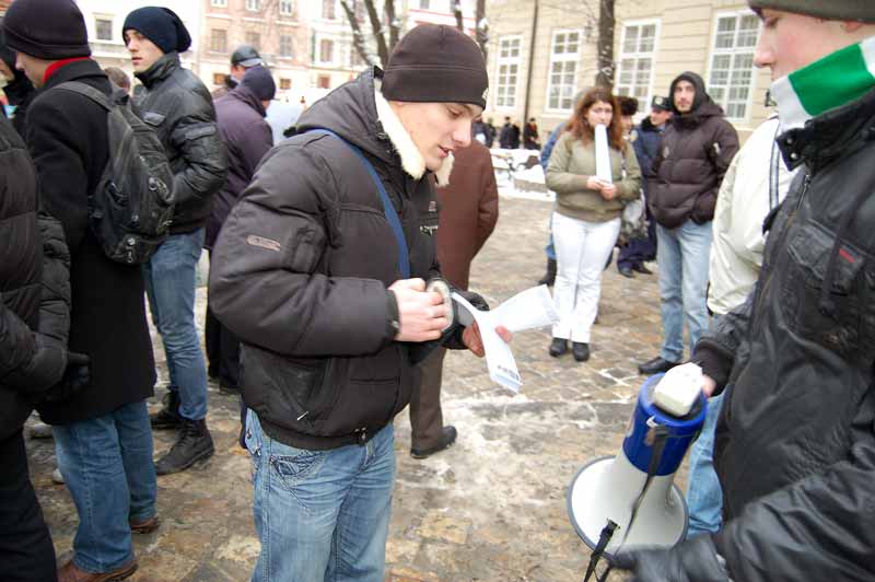 Акція протесту проти трансфортної реформи у Львові 17 січня 2012 року на площі Ринок Акція протесту проти трансфортної реформи у Львові 17 січня 2012 року на площі Ринок
