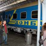 Зустріч потяга Донецьк-Львів 22 грудня 2012 року молодіжними активістами. Зустріч потяга Донецьк-Львів 22 грудня 2012 року молодіжними активістами.