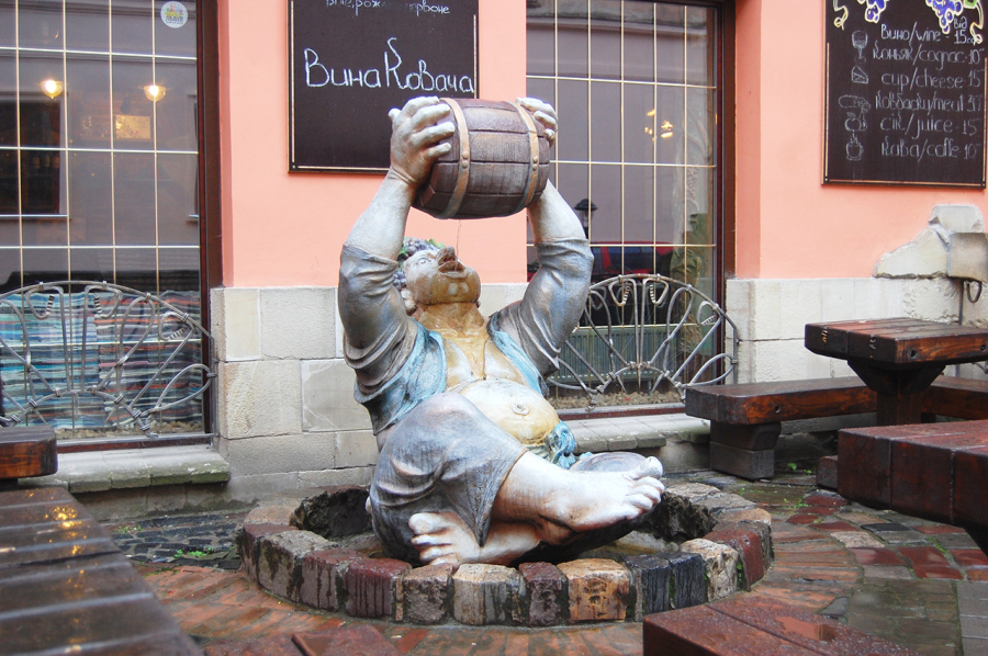 Пам'ятник винолюбу