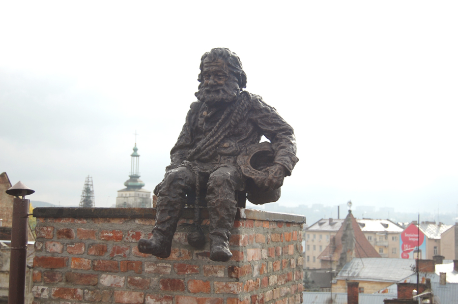 Пам'ятник сажотрусу