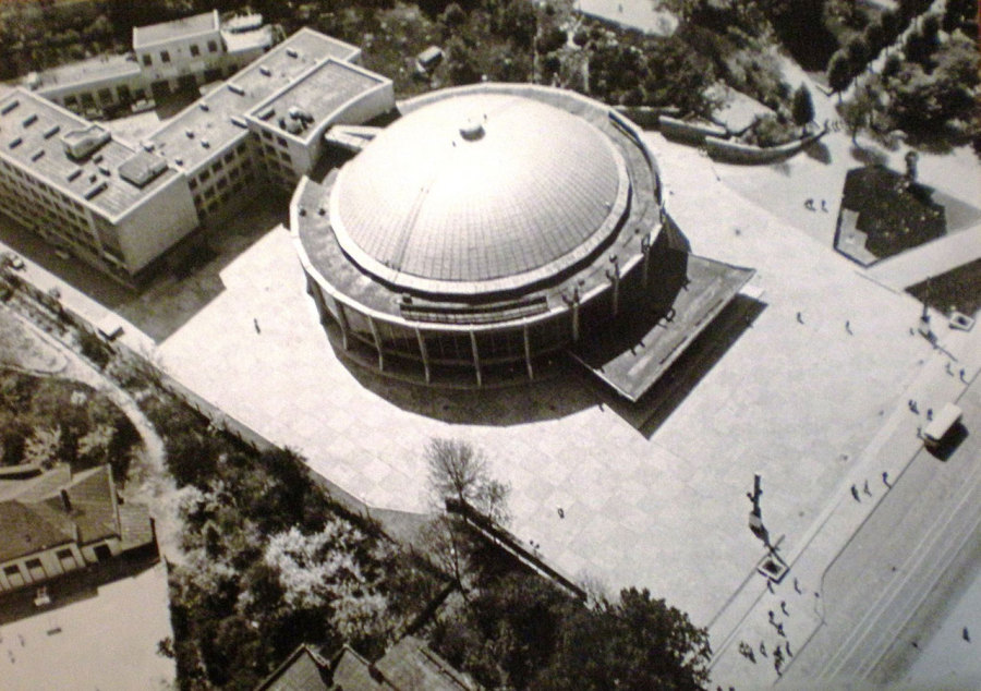 Будівля Львівського цирку з висоти, фото 70-ті роки XX століття