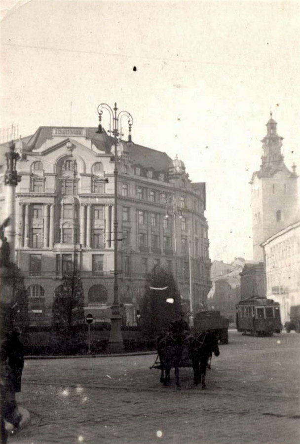 Нин. пл. Міцкевича, 1942 рік