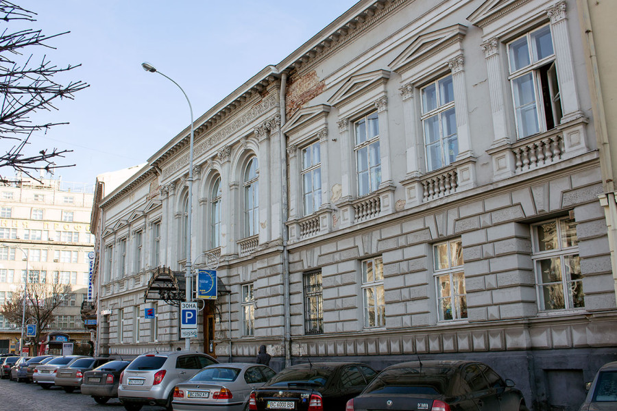 Львівське Міське казино, тепер Львівська обласна універсальна наукова бібліотека, сучасне фото