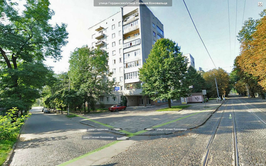 Сучасна забудова за адресою Коновальця, 97