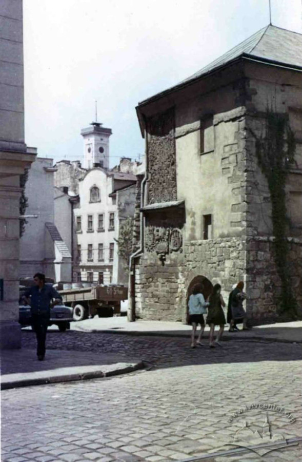 Герби на міському арсеналі у 1960-х, на поч. 1970-х років