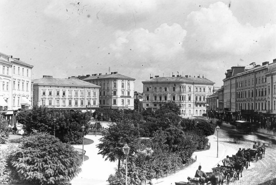 Кінний трамвай і "тарадайки" на пл. Марійській (теперішня пл. Міцкевича), фото, кінець XIX ст.