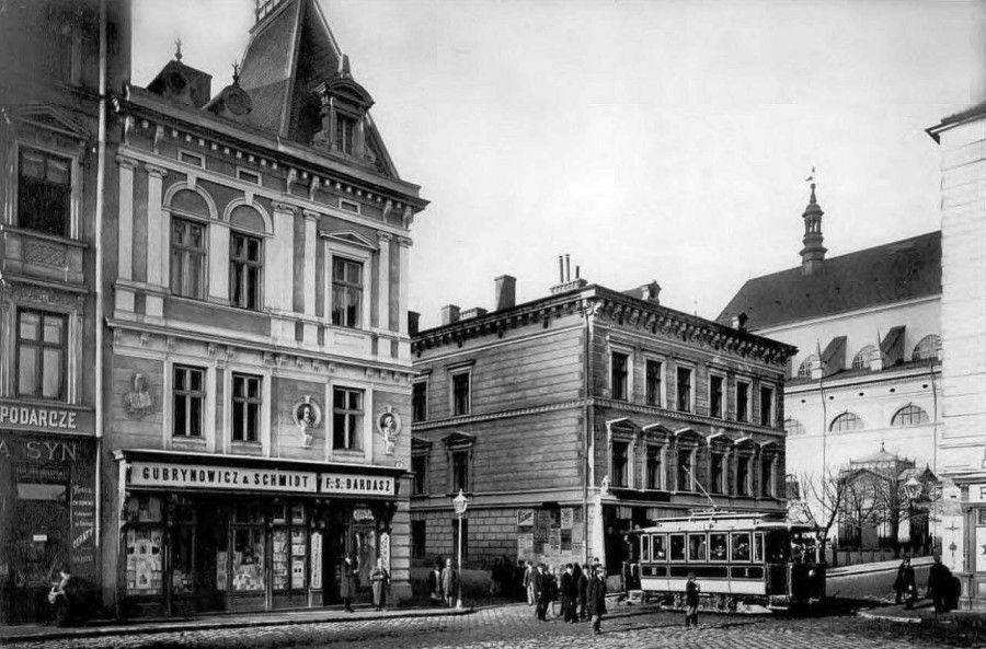 Книгарня "Губриновича і Шмідта" на вул. Театральній. Фото 1894 року