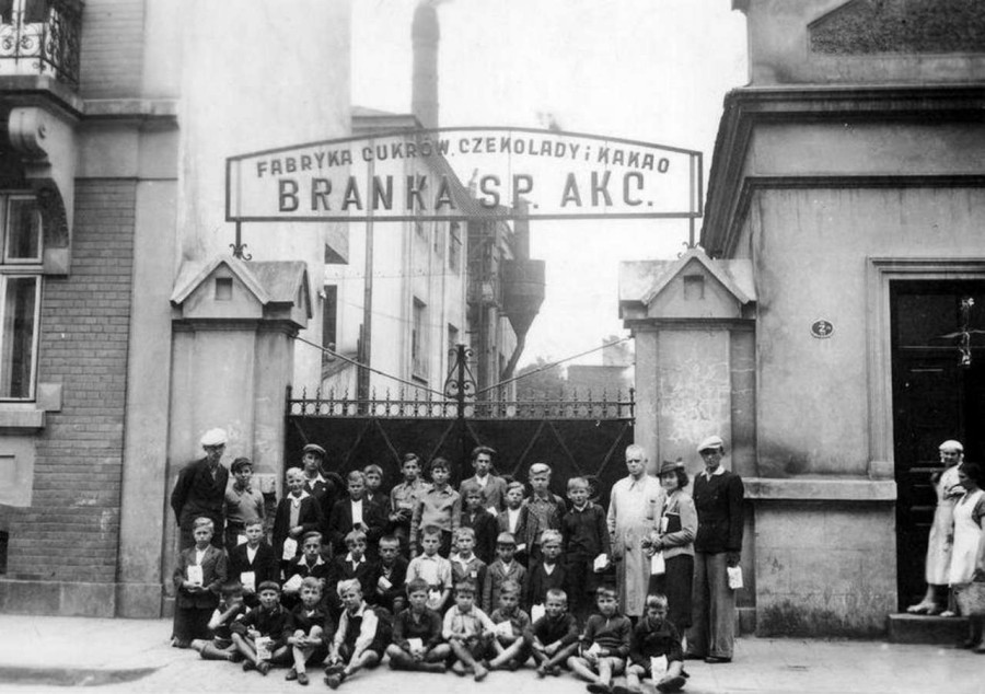 Головний фасад "Бранки" на нин. вул. Шептицьких. Фото 1920-х рр