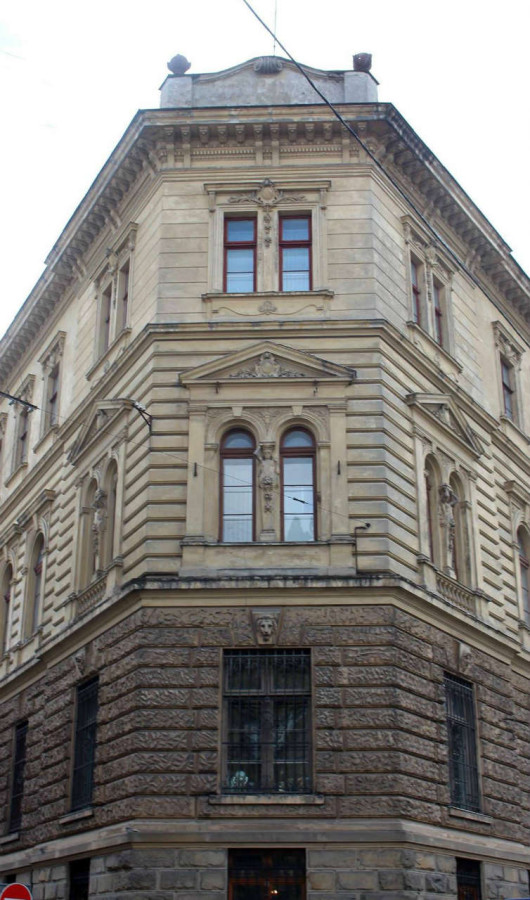 Наріжник будівлі Банку Крайового. Фото 2015 року