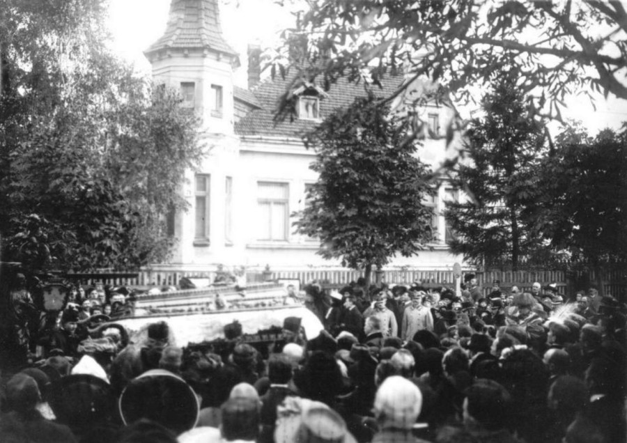 Похоронна процесія на вул. 29 Листопада (нині - Коновальця). Фото до 1914 року