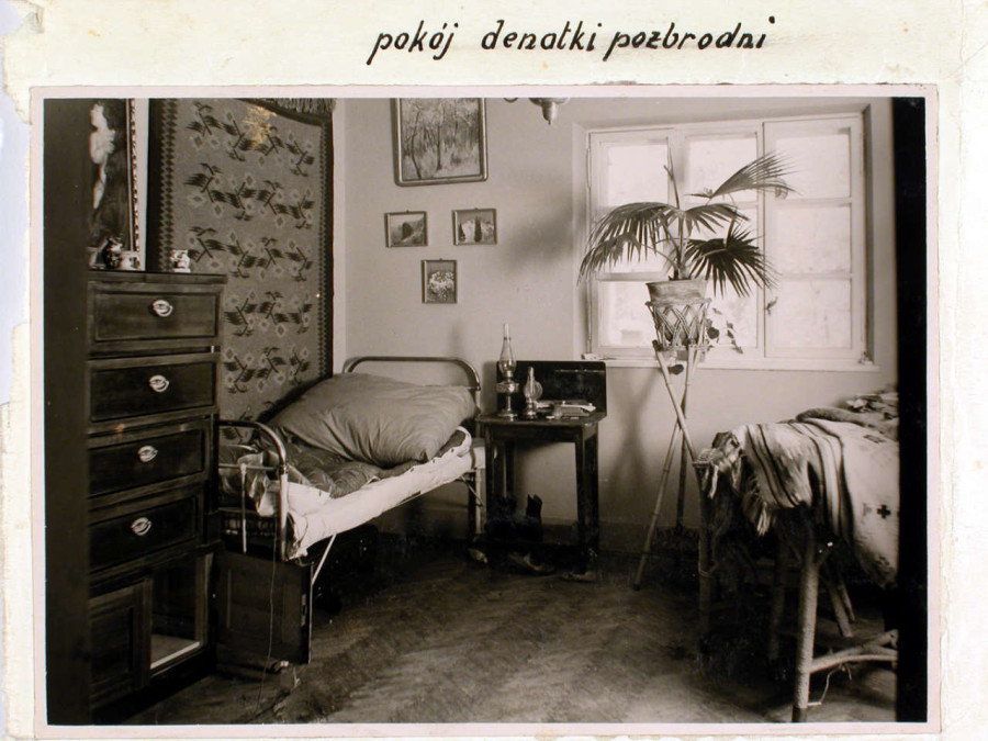 Місце вбивства - ліжко жертви Ельжбети Заремби. Поліційне фото 1932 року