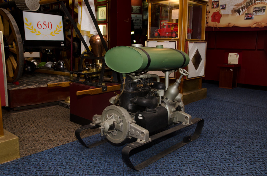 Австрійська мото-помпа 1940 року.