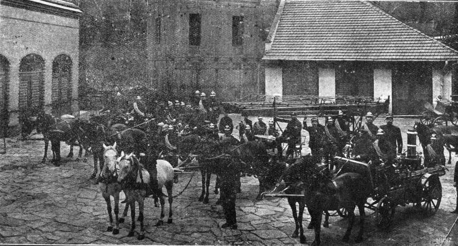 Спорядження пожежної команди на кінній тязі, фото початок XX століття.