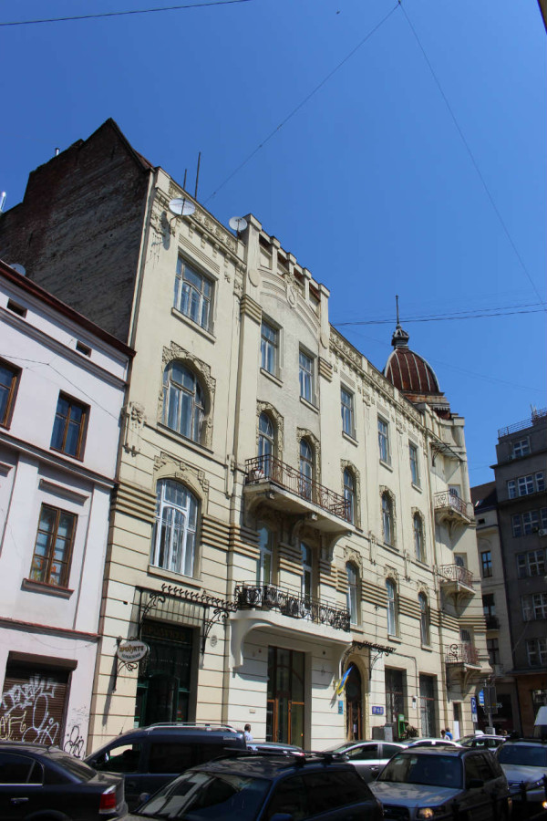 Вид на будинок Сегаля від нин. вулиці Чайковського. Фото 2015 року