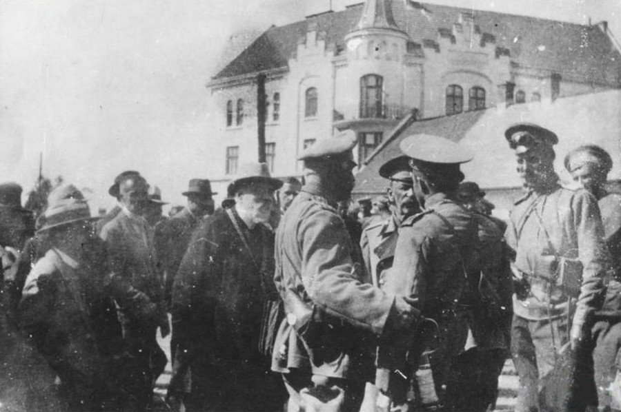 "Передача" Львова росіянам у вересні 1914 року на новій Личаківській рогатці.