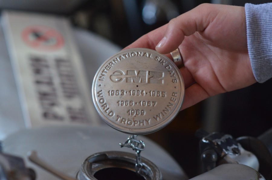 Кришка бензобака, учасника шестиденних перегонів 1960-х років.