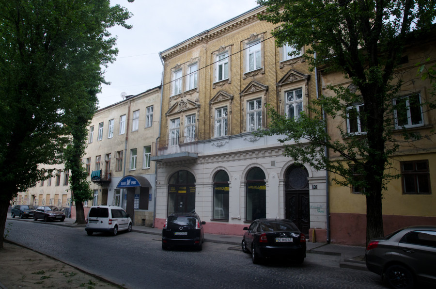 Будинок на вул. Б.Хмельницького.