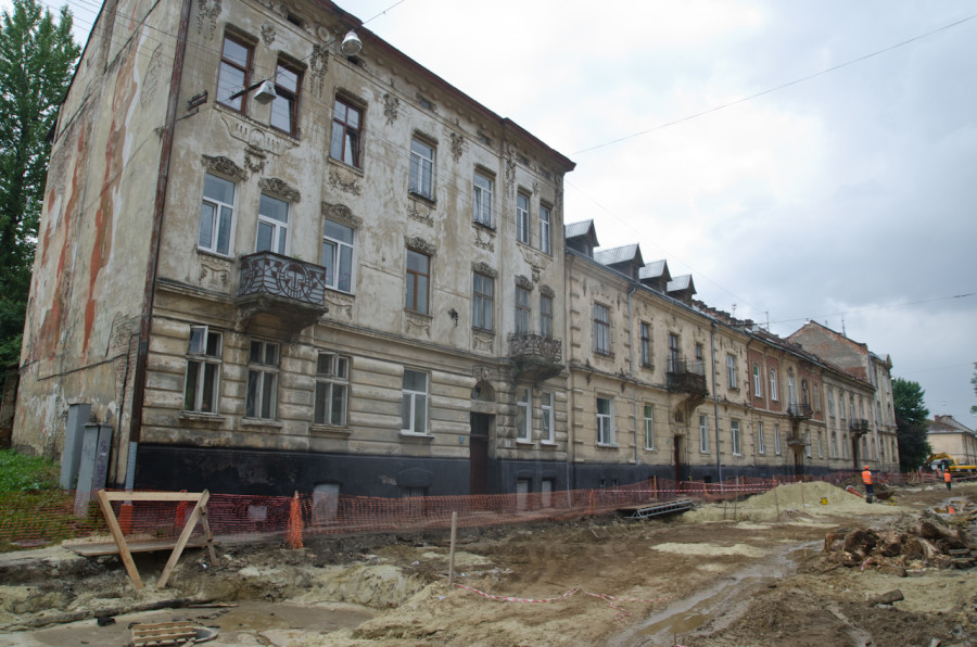 Будинок на вул. Б.Хмельницького.