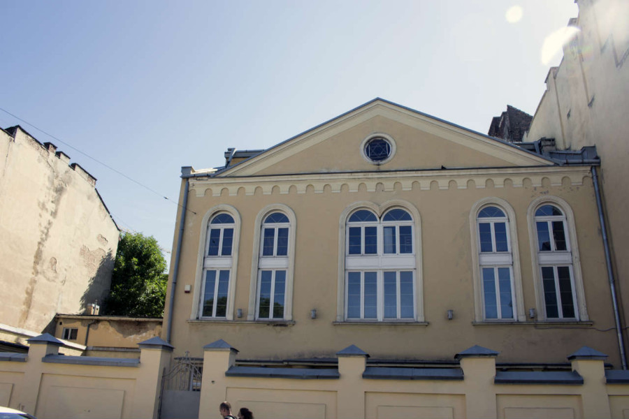 Синагога "Цорі Гілод" на вулиці Міхновських, 4. Фото 2015 року