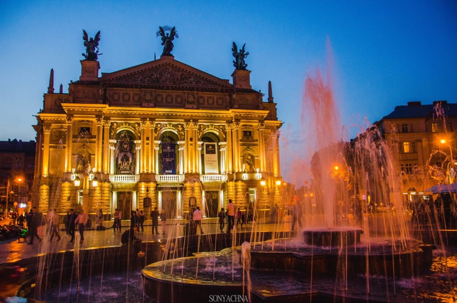 Ніч у Львові