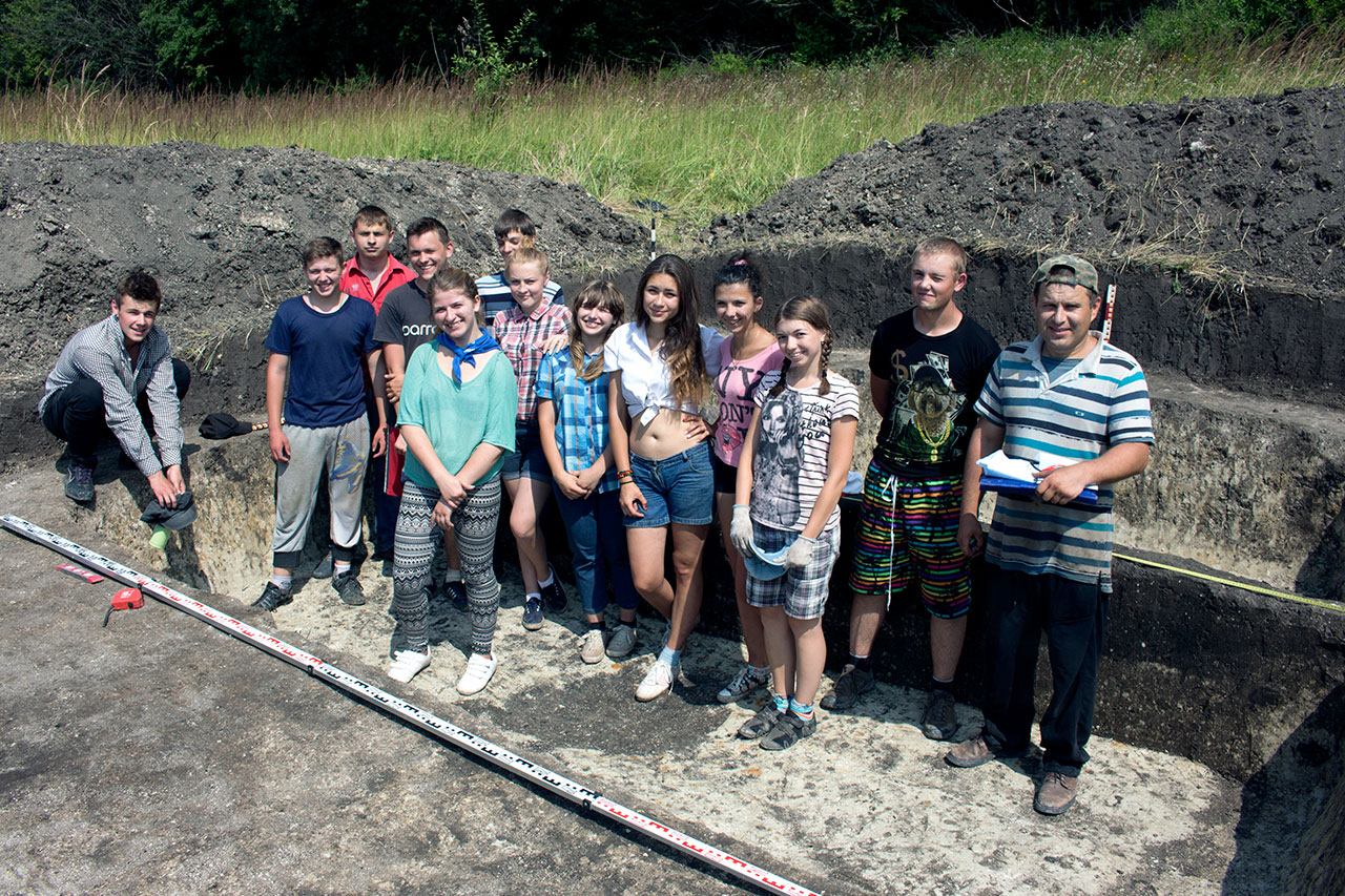 Учасники археологічної експедиції.