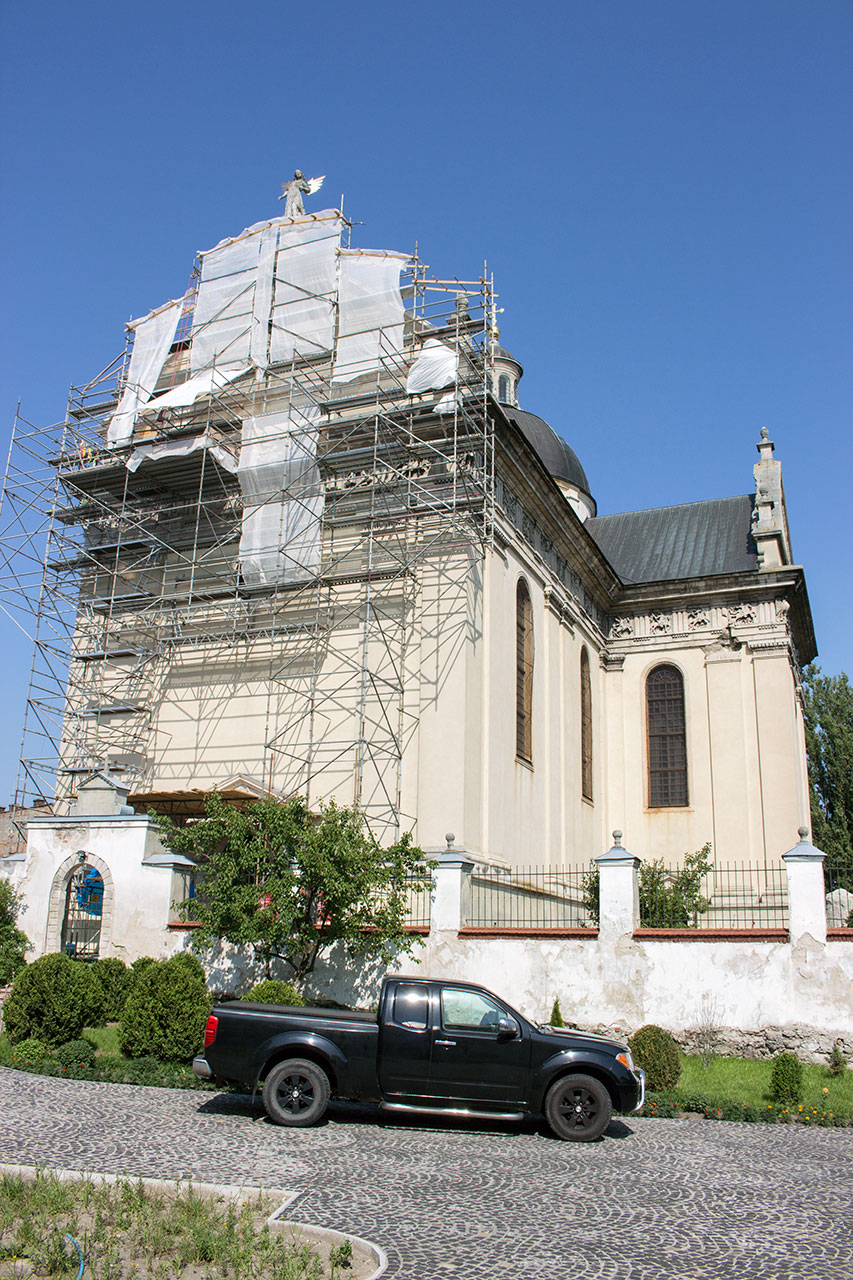 Екстер'єр костелу Святого Лаврентія в Жовкві