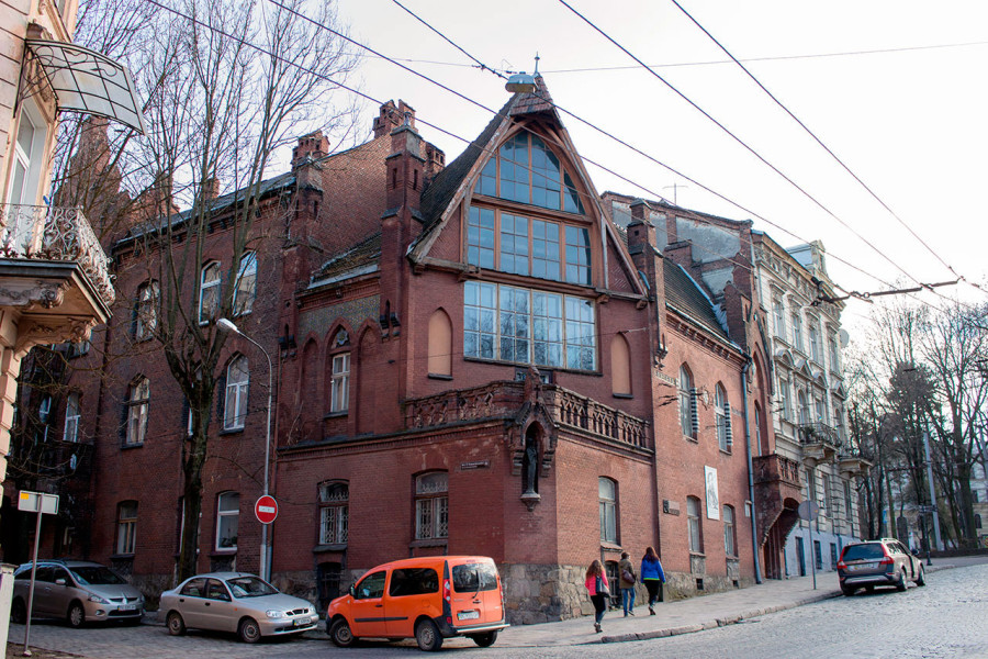 Художньо-меморіальний музей Олекси Новаківського. Львів, вул. Листопадового Чину, 11