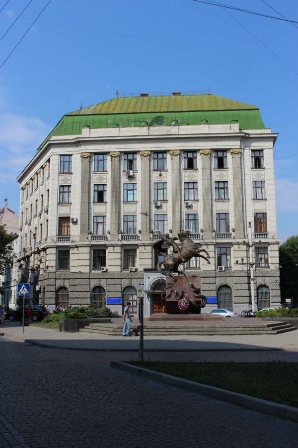 Будівля Управління міністерства внутрішніх справ України у Львівській області. Фото 2015 року