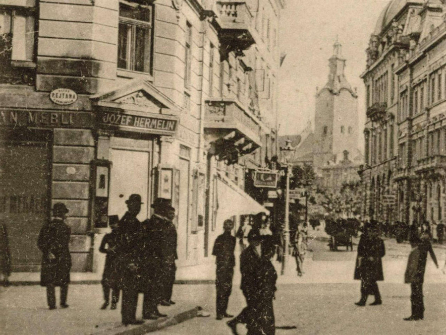 Фрагмент вулиці Ягеллонської, ліворуч - будинок Дзендзелевича. Фото до 1914 року