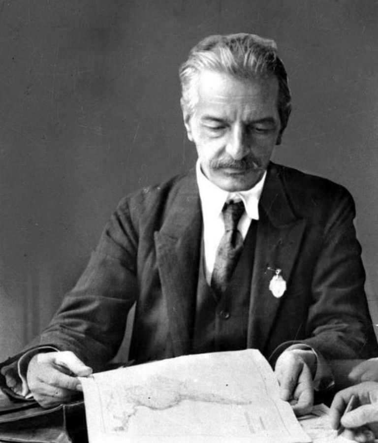 Еугеніуш Ромер (1871-1954) -  польський професор- географ, картограф і геополітик