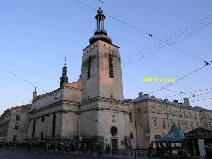 Костел Кларисок на площі Митній