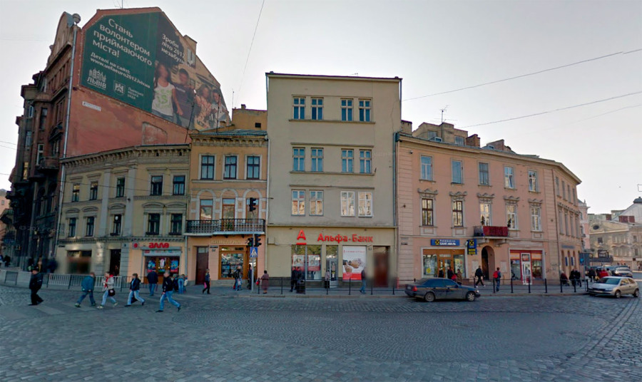 Будинок на Площі Галицькій, 13