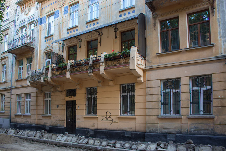 Будинок на вул. Академіка Богомольця, 8