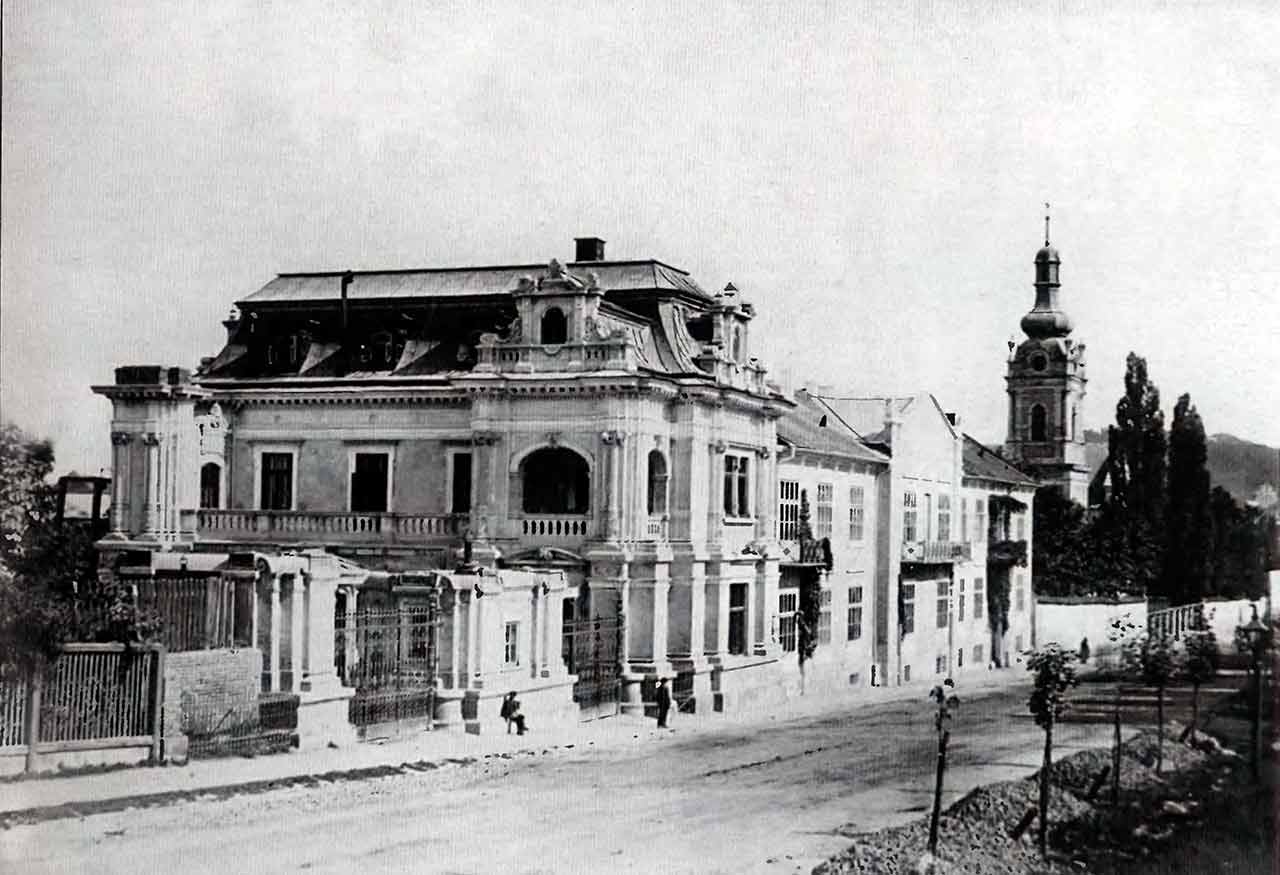 Вигляд на колишній Палац Сапіг у Львові по вулиці Коперника. Фото 1870 року. Автор Юзеф Едер.