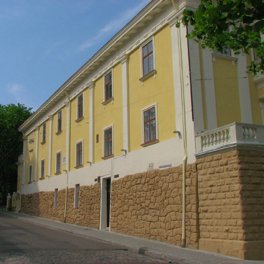 Сучасний вигляд палацу Баворовських