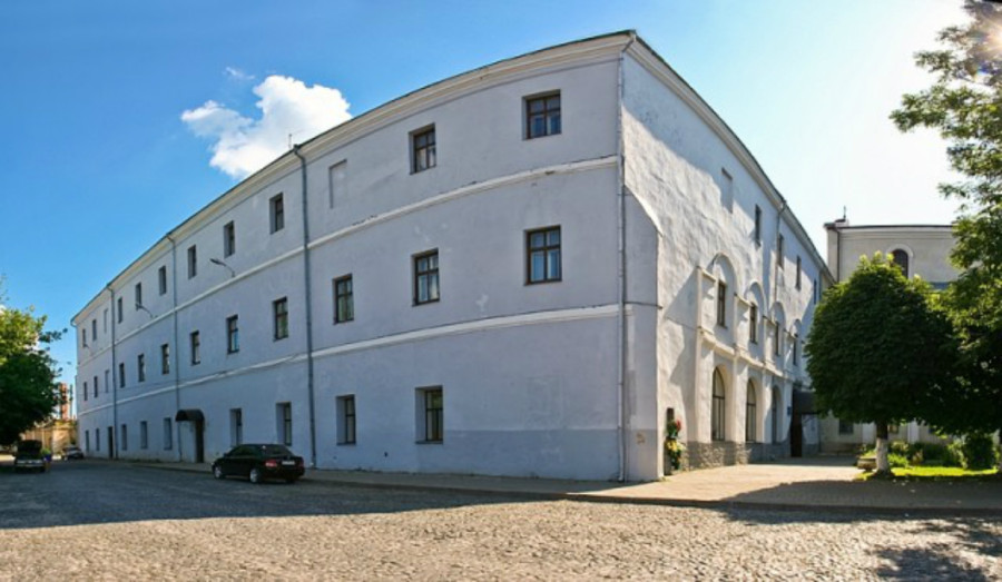 Колегіум єзуїтів в Луцьку. Фото з v.lutsk.ua