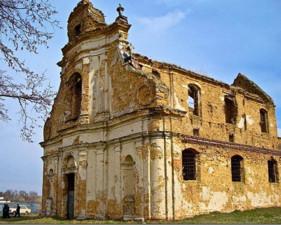 Руїни монастиря Різдва Богородиці у с. Великий Загорів