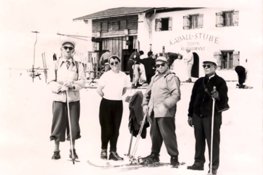 Провідник ОУН із друзями в Альпах. Зліва направо: Степан Ленкавський, невідомий, Степан Бандера, Дмитро Миськів.