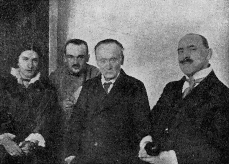 Зліва направо: Ірина Домбчевська, д-р Володимир Щуровський, д-р Іван Франко, д-р Бронислав Овчарський