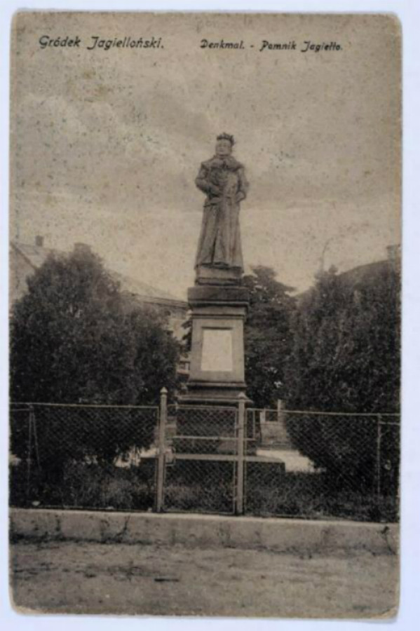 Пам'ятник Владиславу ІІ Ягайлу в Городку. Юліуш Белтовський. Фото зhttp://www.gazeta.lviv.ua 