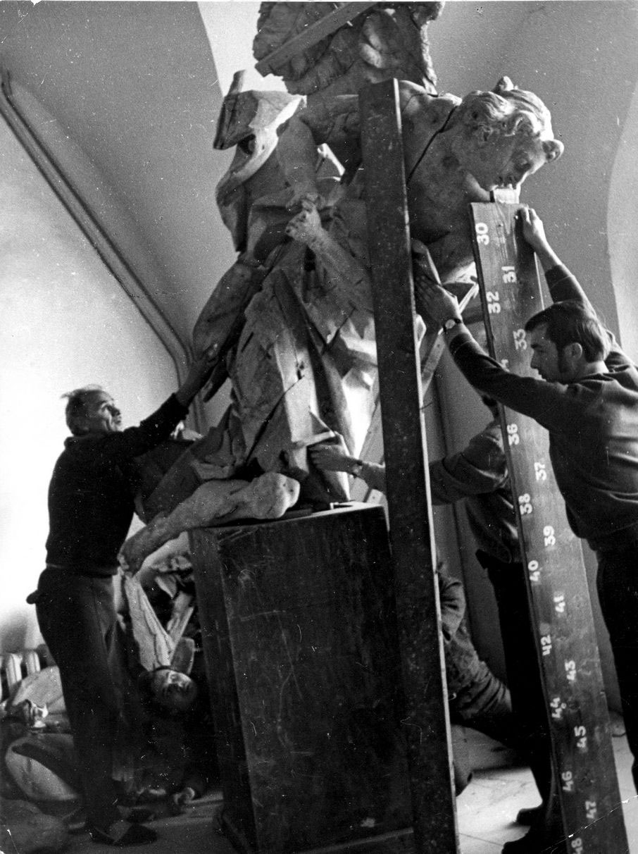 Відкриття багатолітнім директором Львівської національної галереї мистецтв, Героєм України Борисом Возницьким музею-заповідника «Олеський замок» як відділу галереї