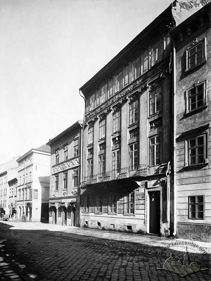 Будинок «Пір року» бл.1912р як школа ім. Пірамовича (фото власності І. Котлобулатова)