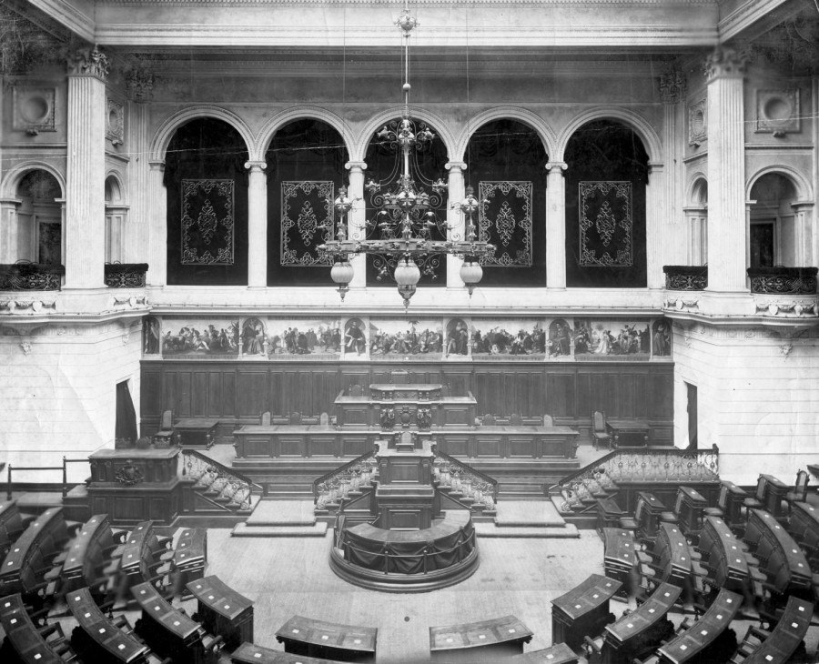 Зала засідань Галицького сейму (сьогодні приміщення головного корпусу ЛНУ імені Івана Франка), в роботі якого брав участь і Є. Баворовський