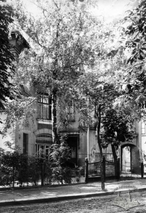 Кастелівка. Вілла на вул. Котляревського 27, в котрій в міжвоєнний час містилося радянське консульство. Фото 30-х рр.