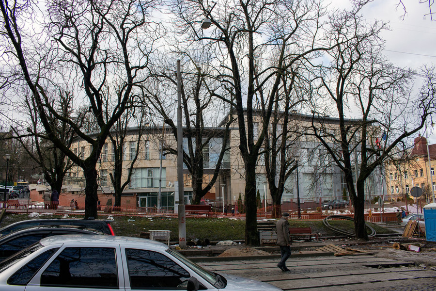 Збіг вулиць І. Франка, І. Свєнціцького та Паркової, 2016 рік