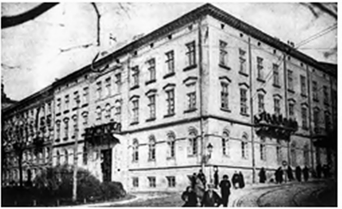 Будинок НТШ на розі сучасних вулиць Винниченка та Лисенка, фото початку XX ст.