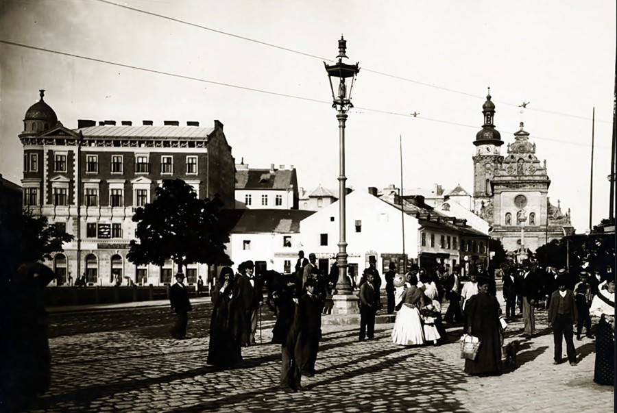 На місці колишнього базару закладено парк за проектом Арнольда Рерінга. Фото 1894 р.