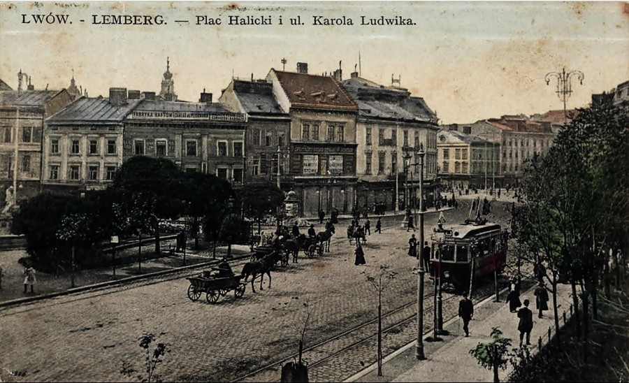 Площа Галицька. Зліва видно скульптуру Світезянки. Фото 1925 р.