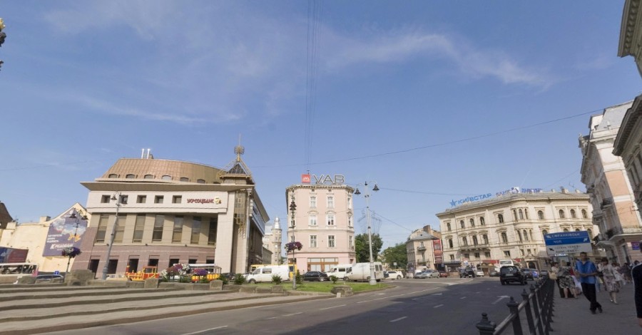 Місце, де стояла тріумфальна арка в 1851 році. Сучасне фото