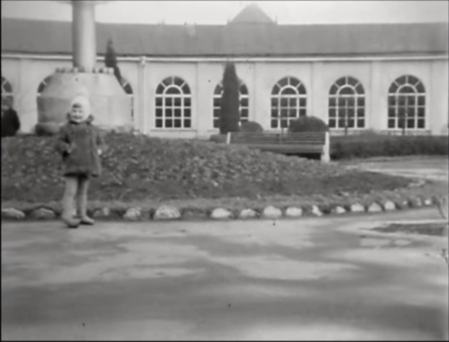 "Підкова" незадовго до свого знищення. Кадр із відеозапису 1970-х рр.